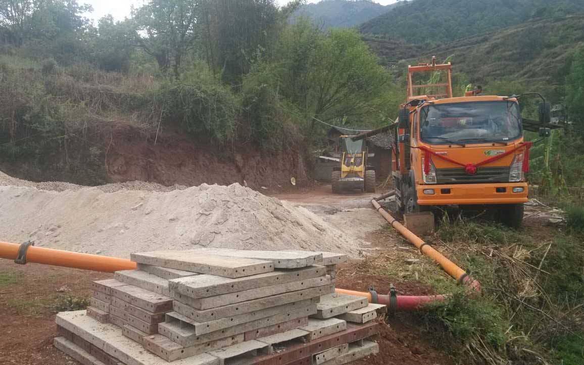 車載攪拌泵參與重慶山區(qū)水利建設(shè)